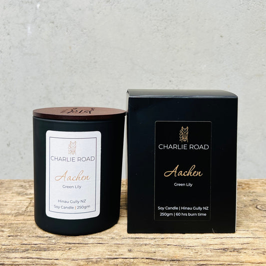 AACHEN | Green Lily | Large Candle