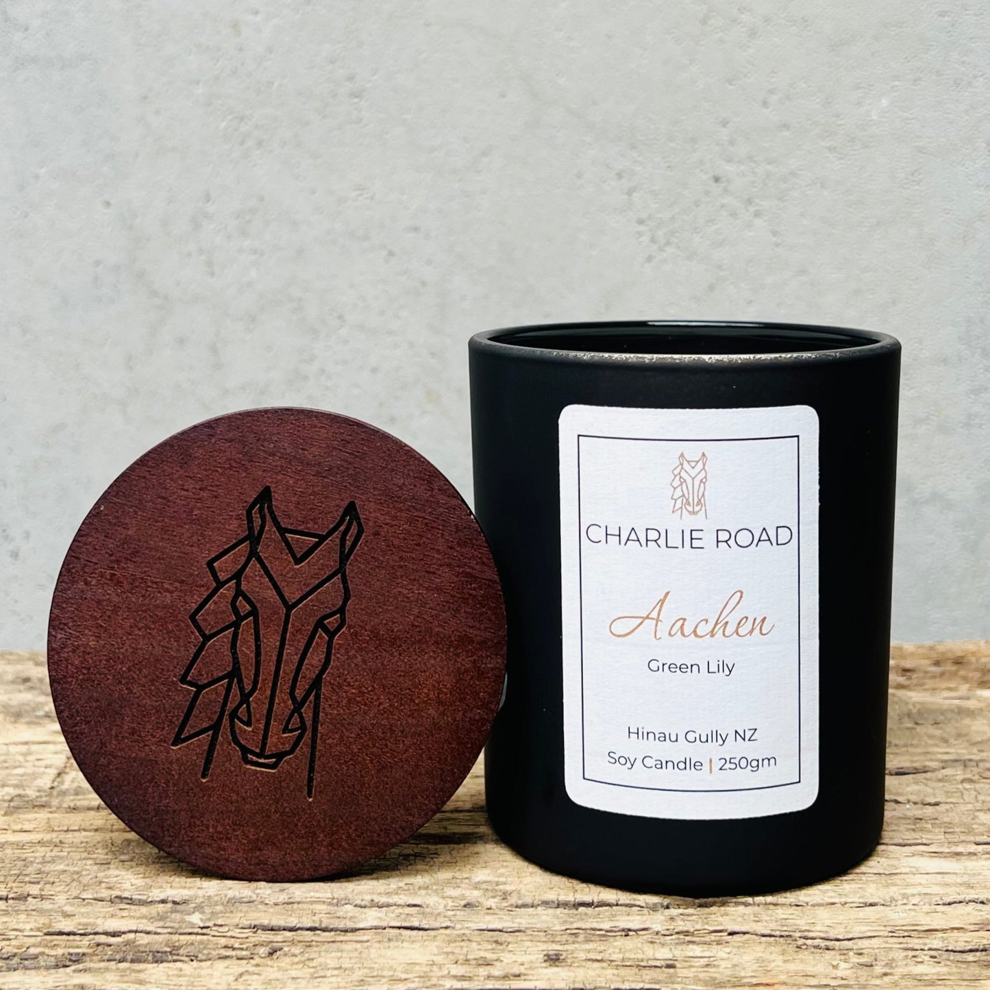 AACHEN | Green Lily | Large Candle